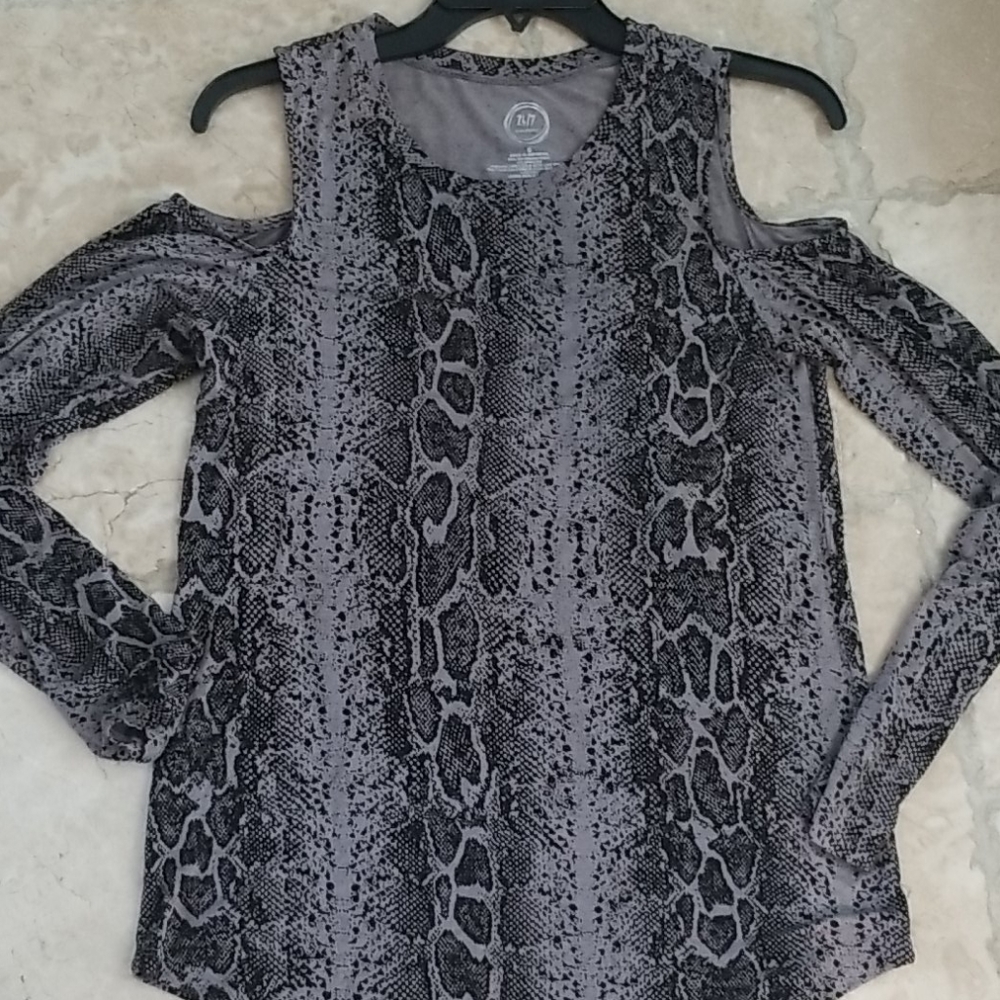 Snake print cold shoulder top